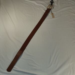 Brown Leather Belt with Classic Design and Durable Craftsmanship